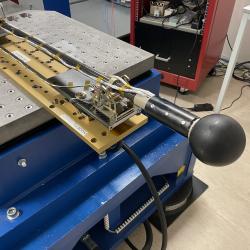 Probe on vibration stand