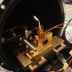 UV-sensor in een thermische vacuümkamer